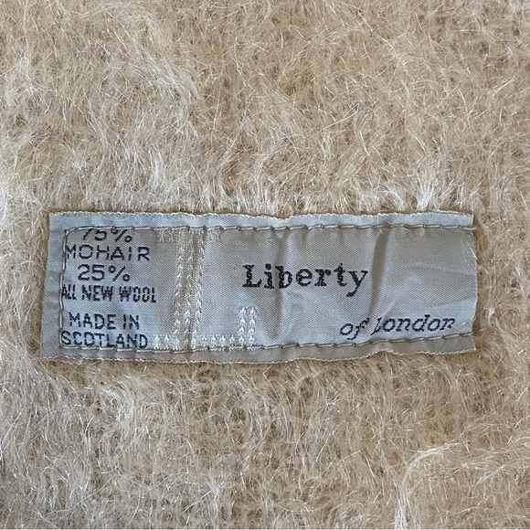 Vintage Womens Liberty of London Ivory Wool Mohair Scarf Fringe Scotland 72”x24” - Picture 4 of 4